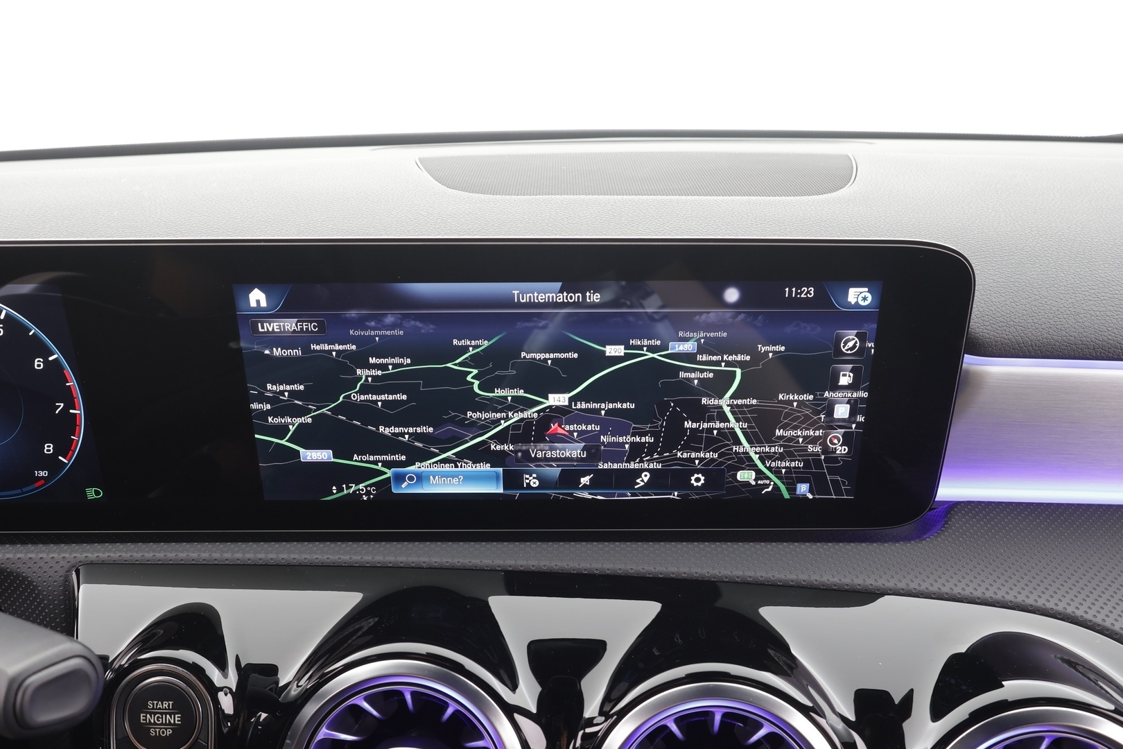 MERCEDES-BENZ A 2022