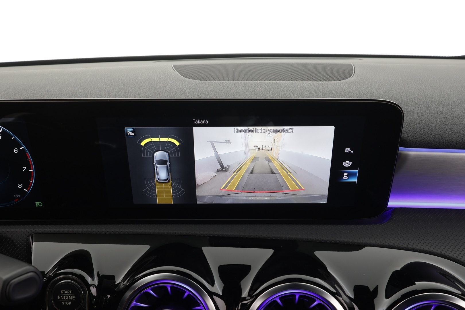 MERCEDES-BENZ A 2022