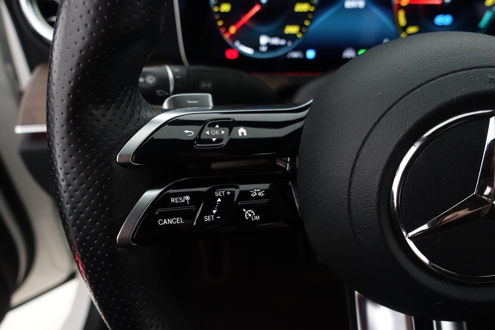 MERCEDES-BENZ E 2021