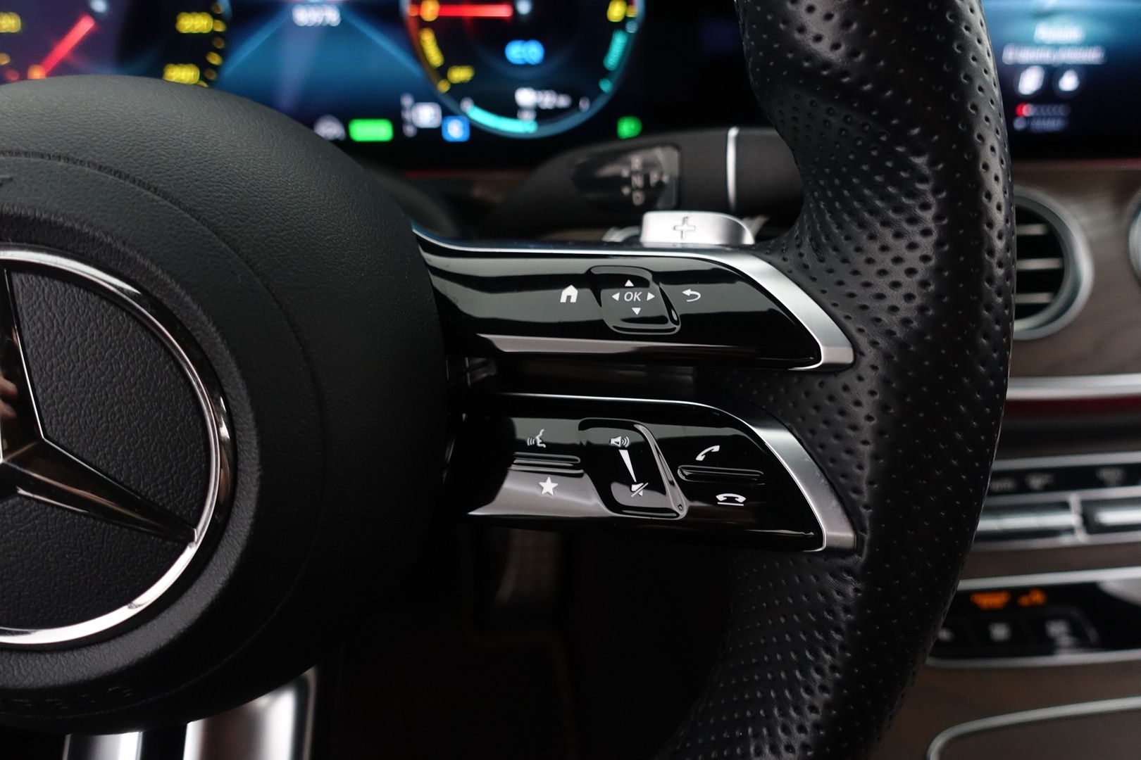 MERCEDES-BENZ E 2021