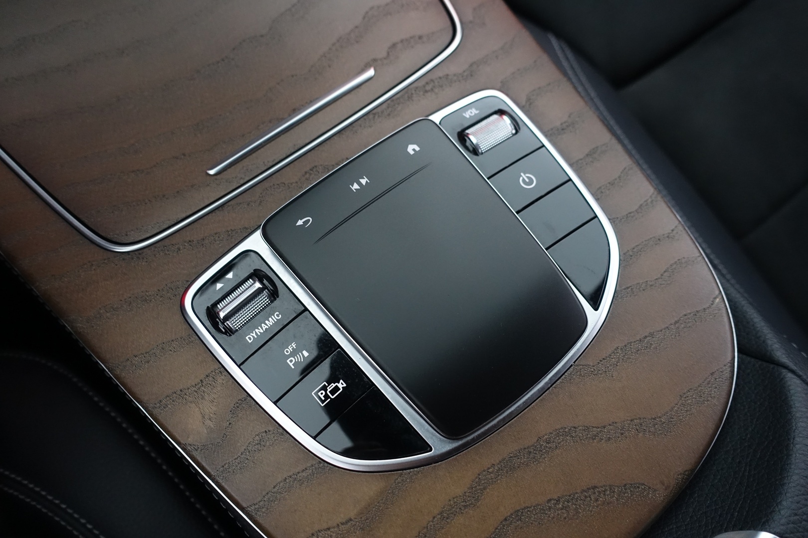 MERCEDES-BENZ E 2021