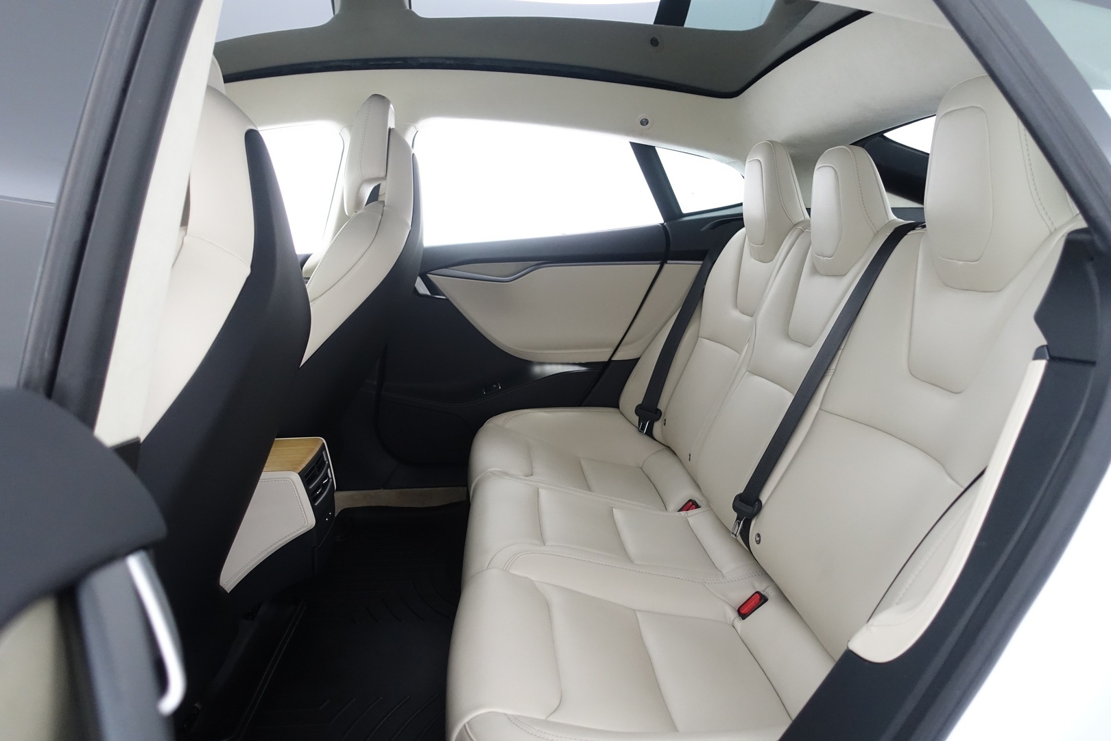 TESLA Model S 2018
