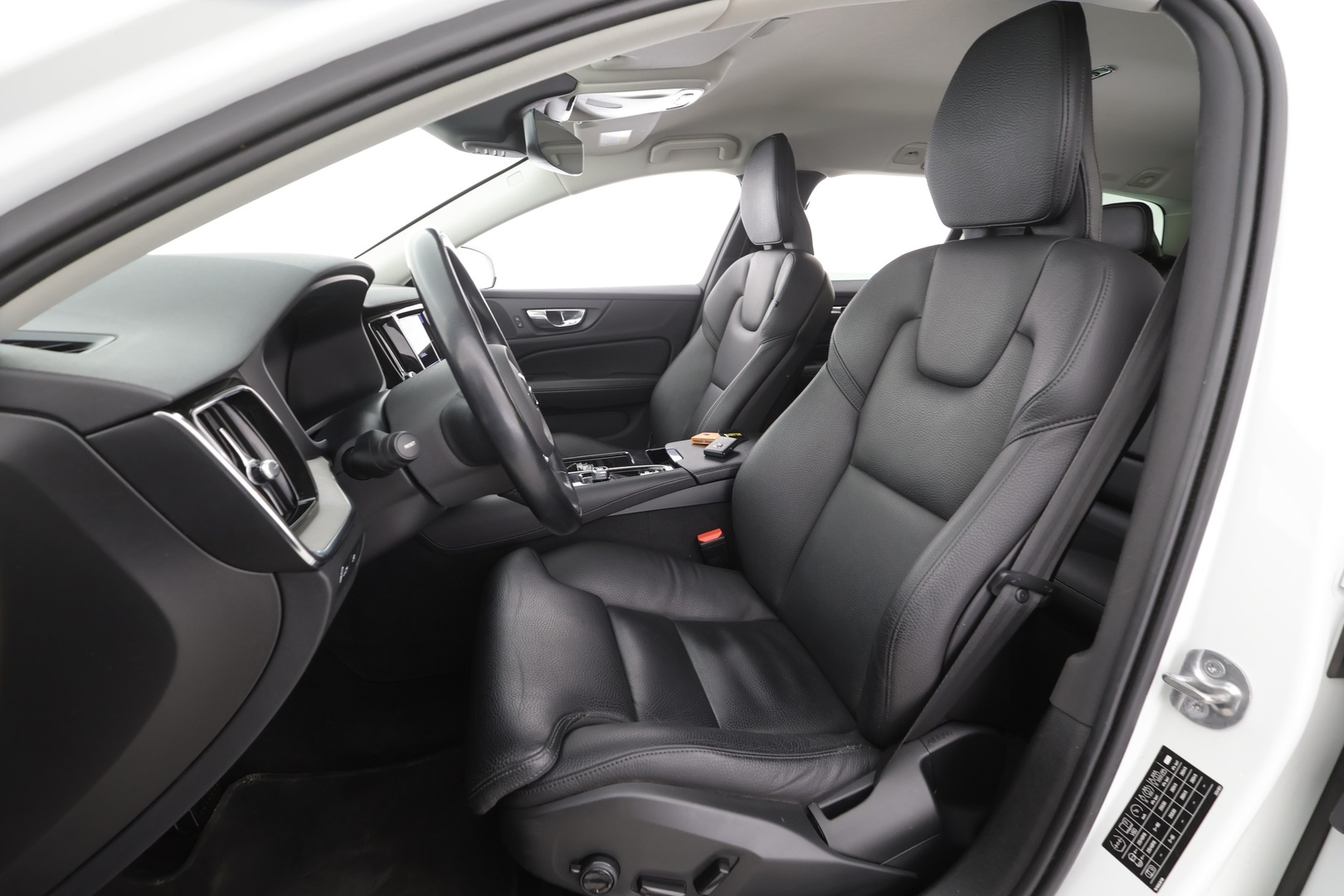 VOLVO V60 2022