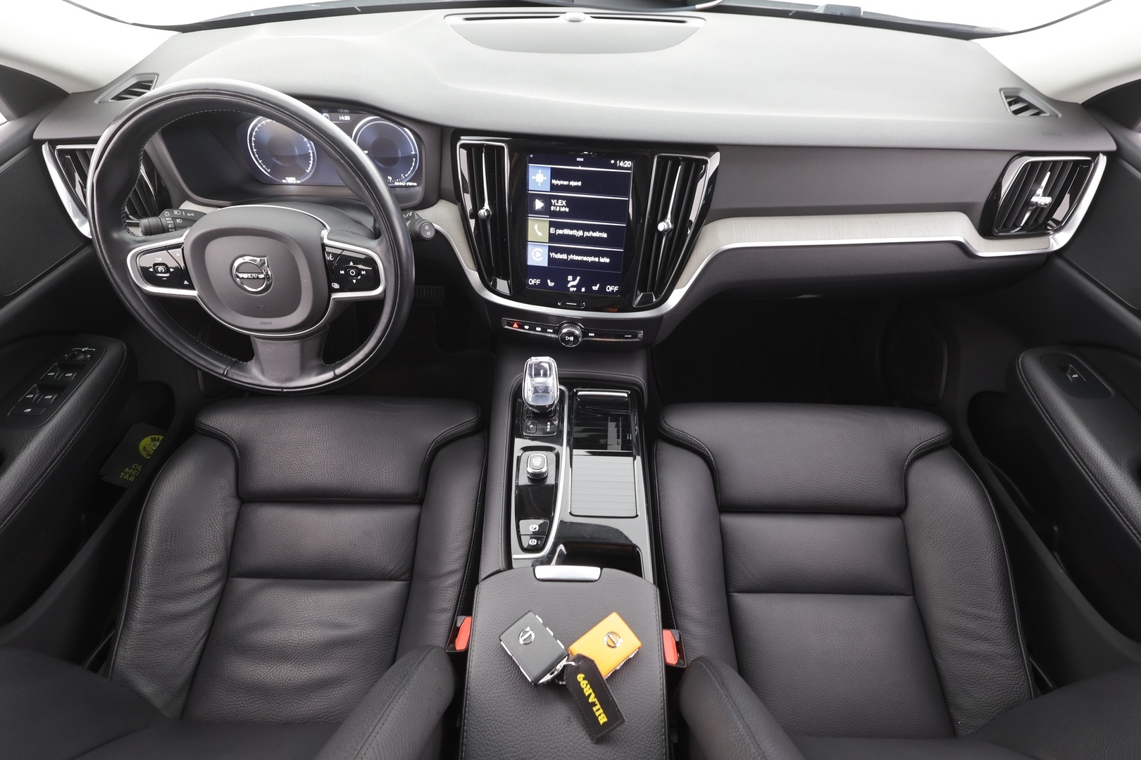 VOLVO V60 2022