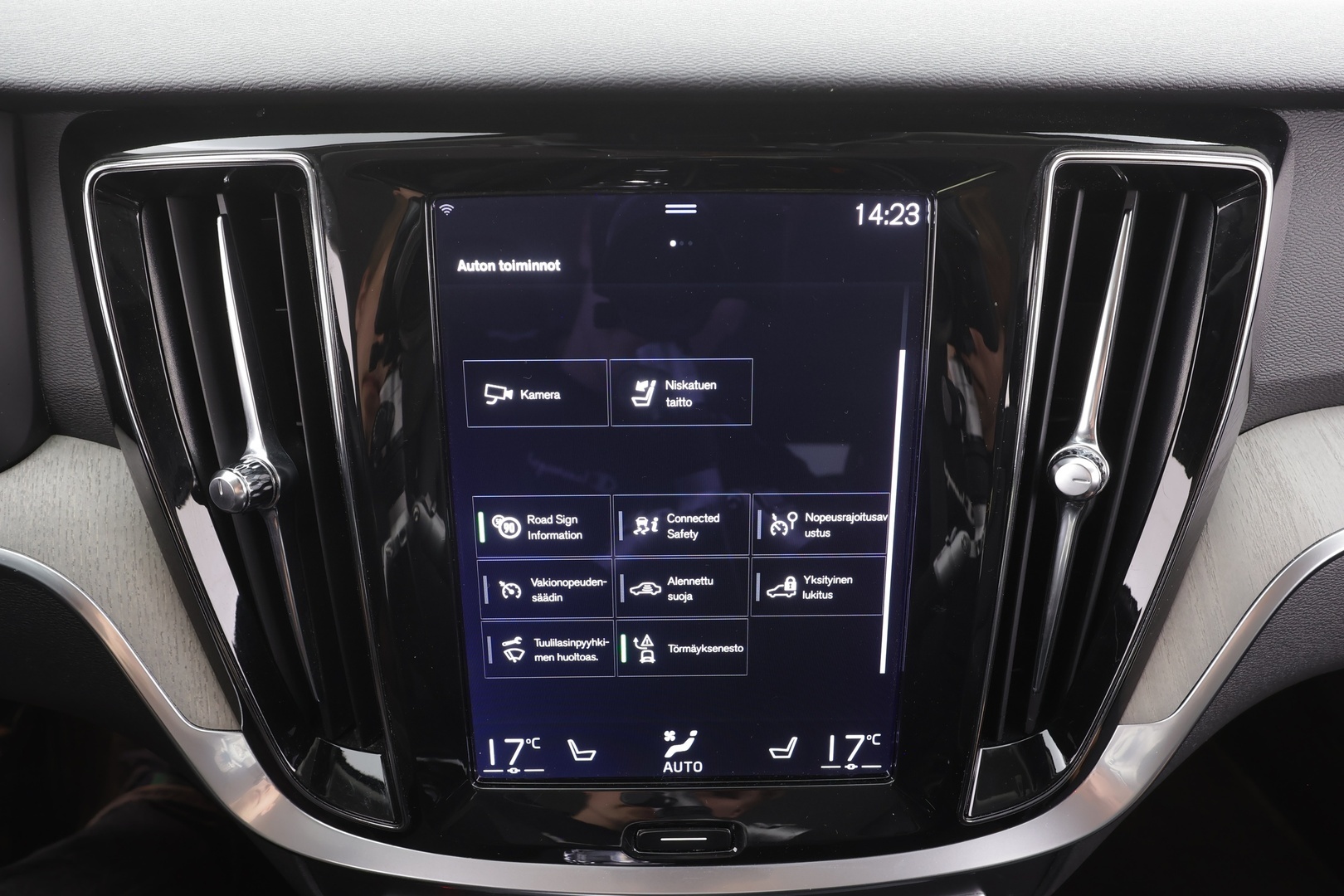 VOLVO V60 2022