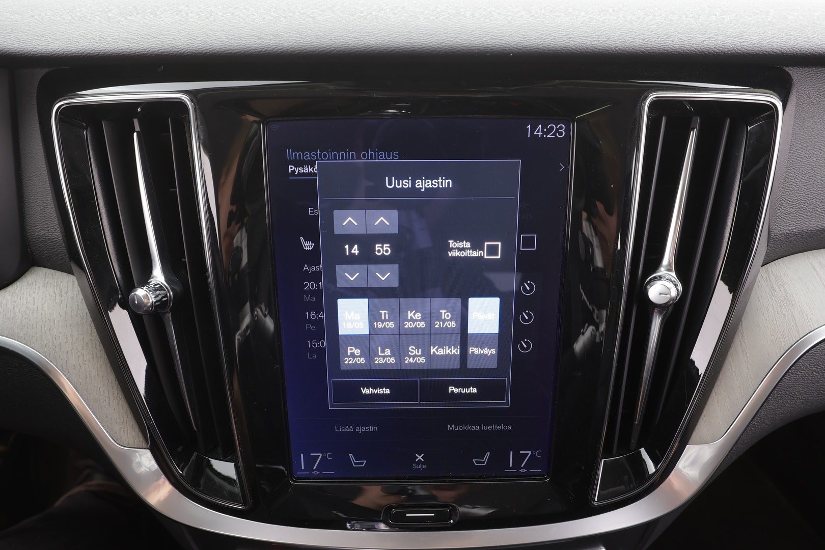 VOLVO V60 2022