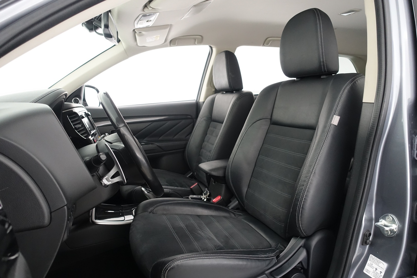MITSUBISHI OUTLANDER PHEV 2016