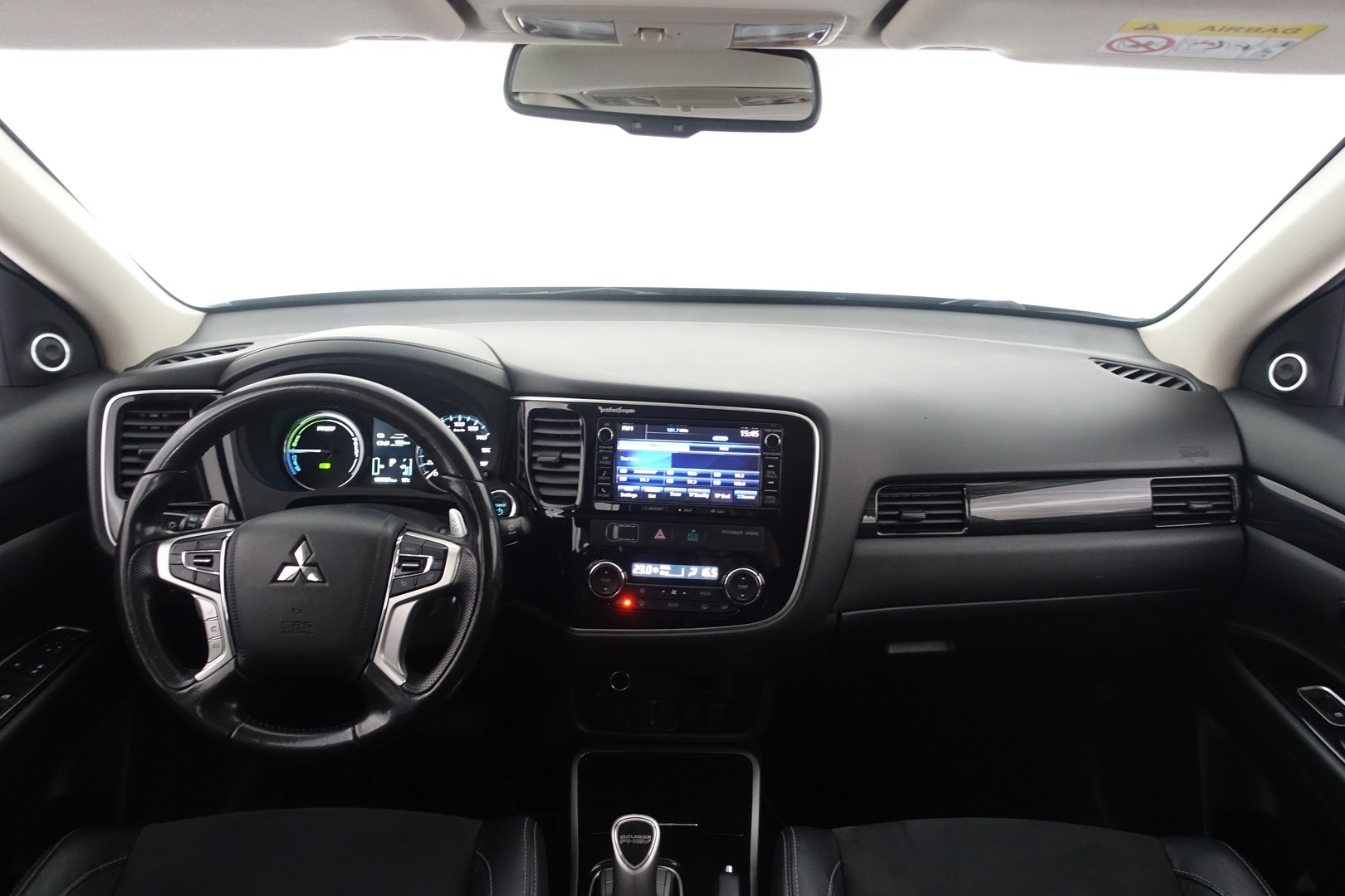 MITSUBISHI OUTLANDER PHEV 2016