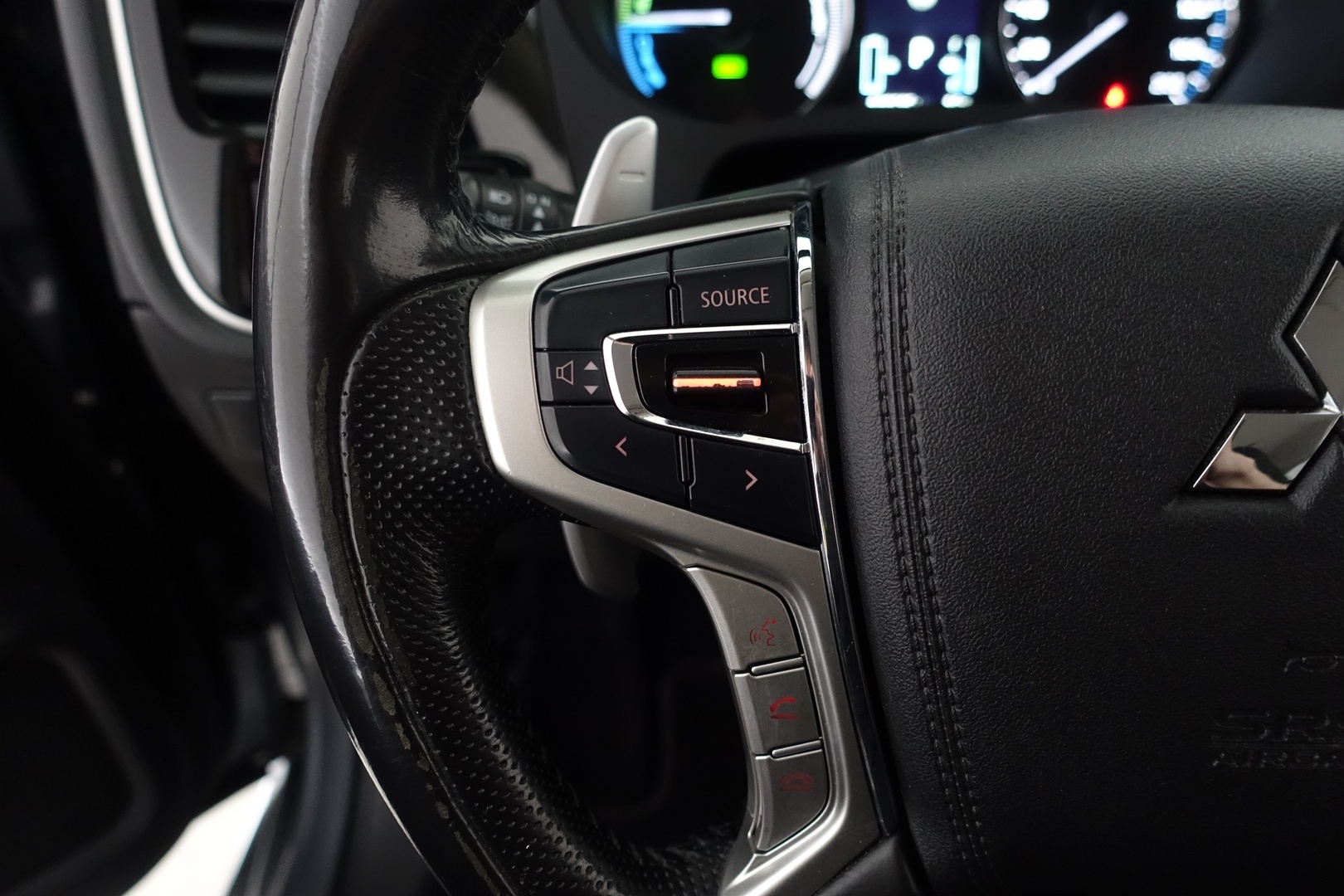 MITSUBISHI OUTLANDER PHEV 2016