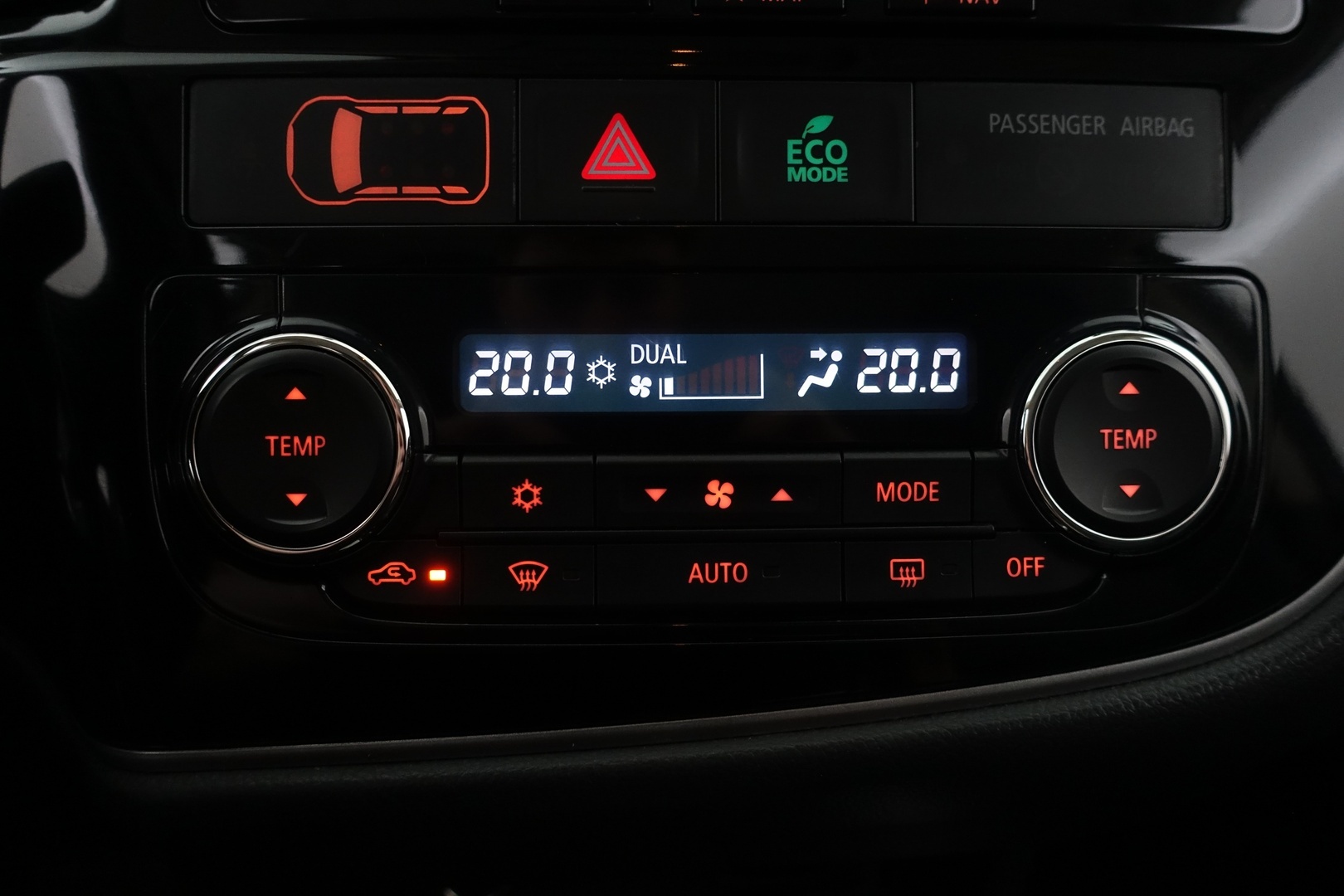 MITSUBISHI OUTLANDER PHEV 2016