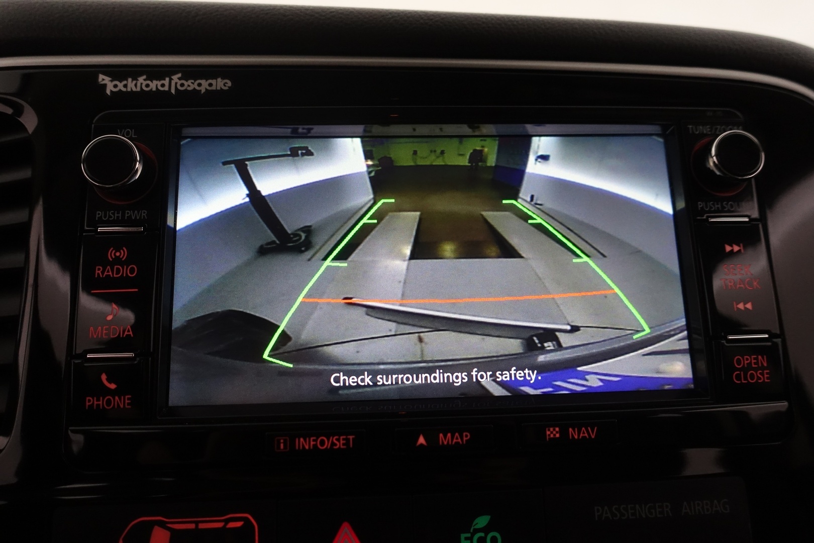 MITSUBISHI OUTLANDER PHEV 2016