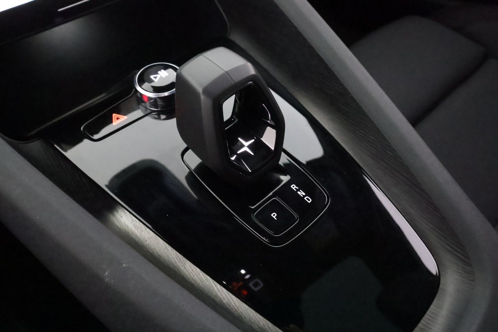 POLESTAR 2 2024