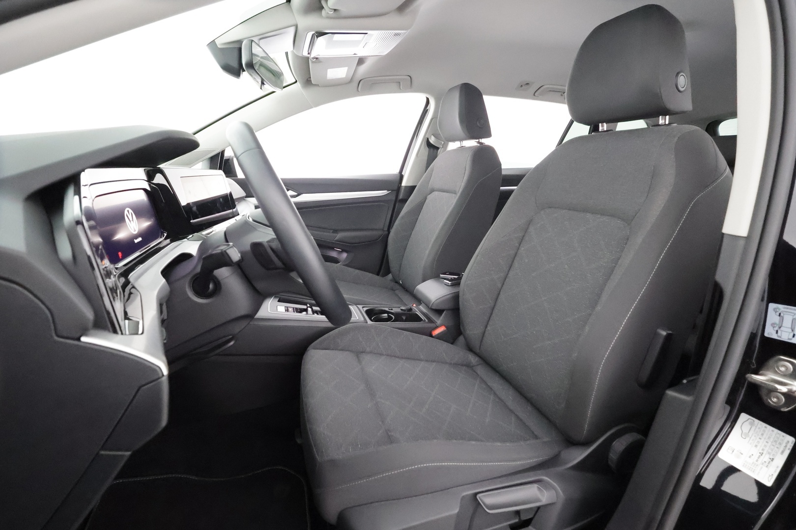 VOLKSWAGEN GOLF 2024