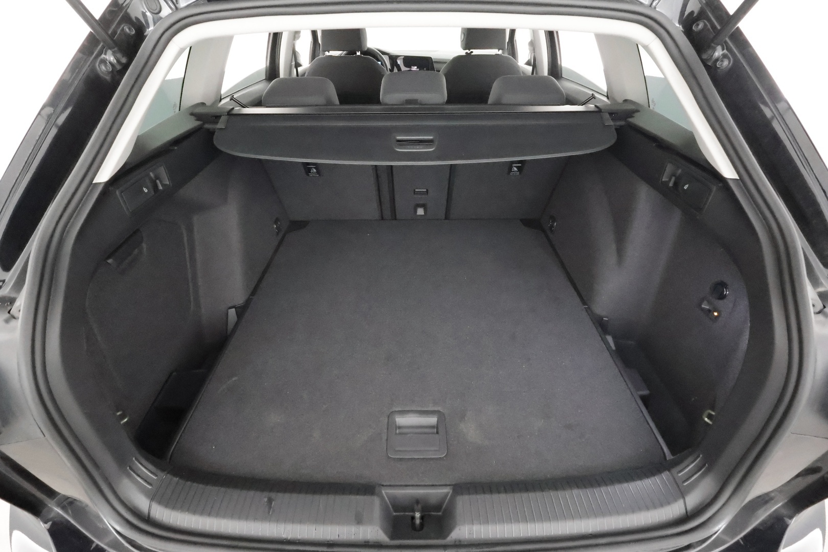VOLKSWAGEN GOLF 2024