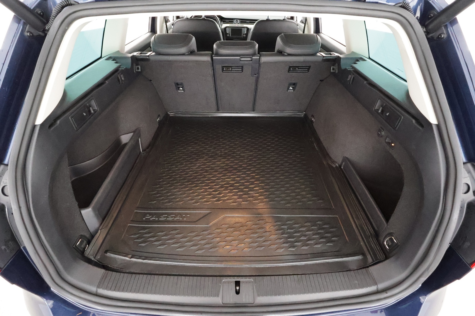 VOLKSWAGEN GOLF 2024