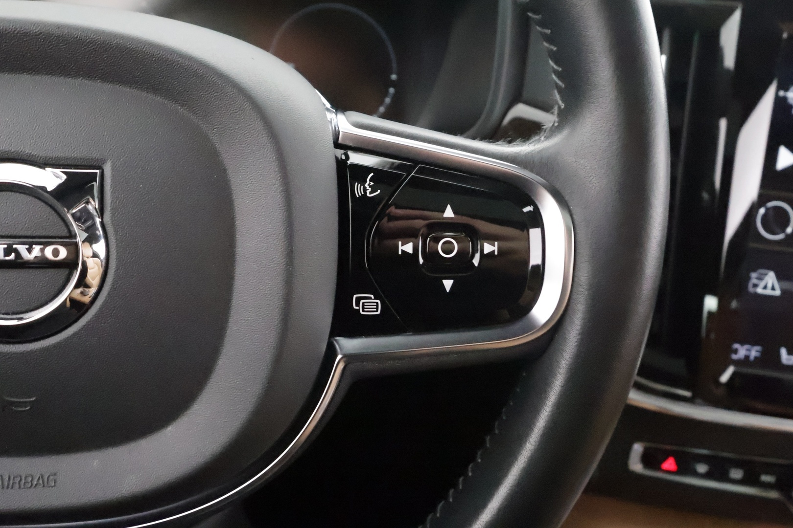 VOLVO S90 2019
