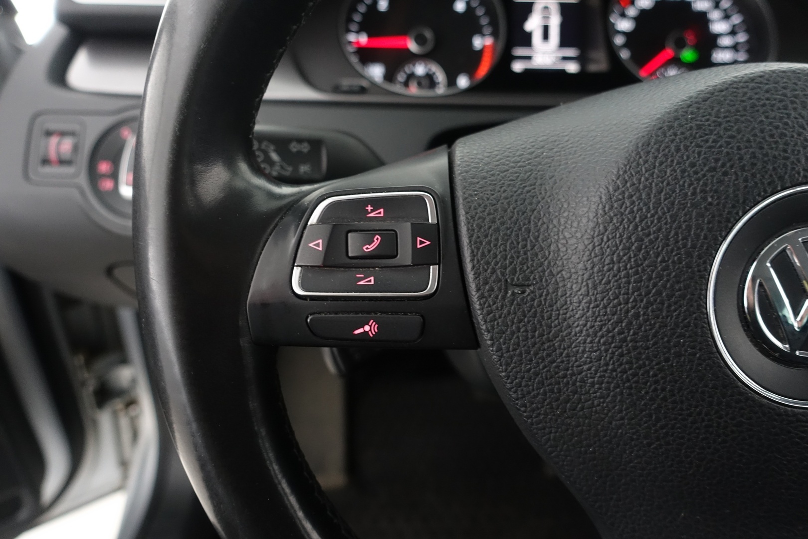 VOLKSWAGEN Passat 2013