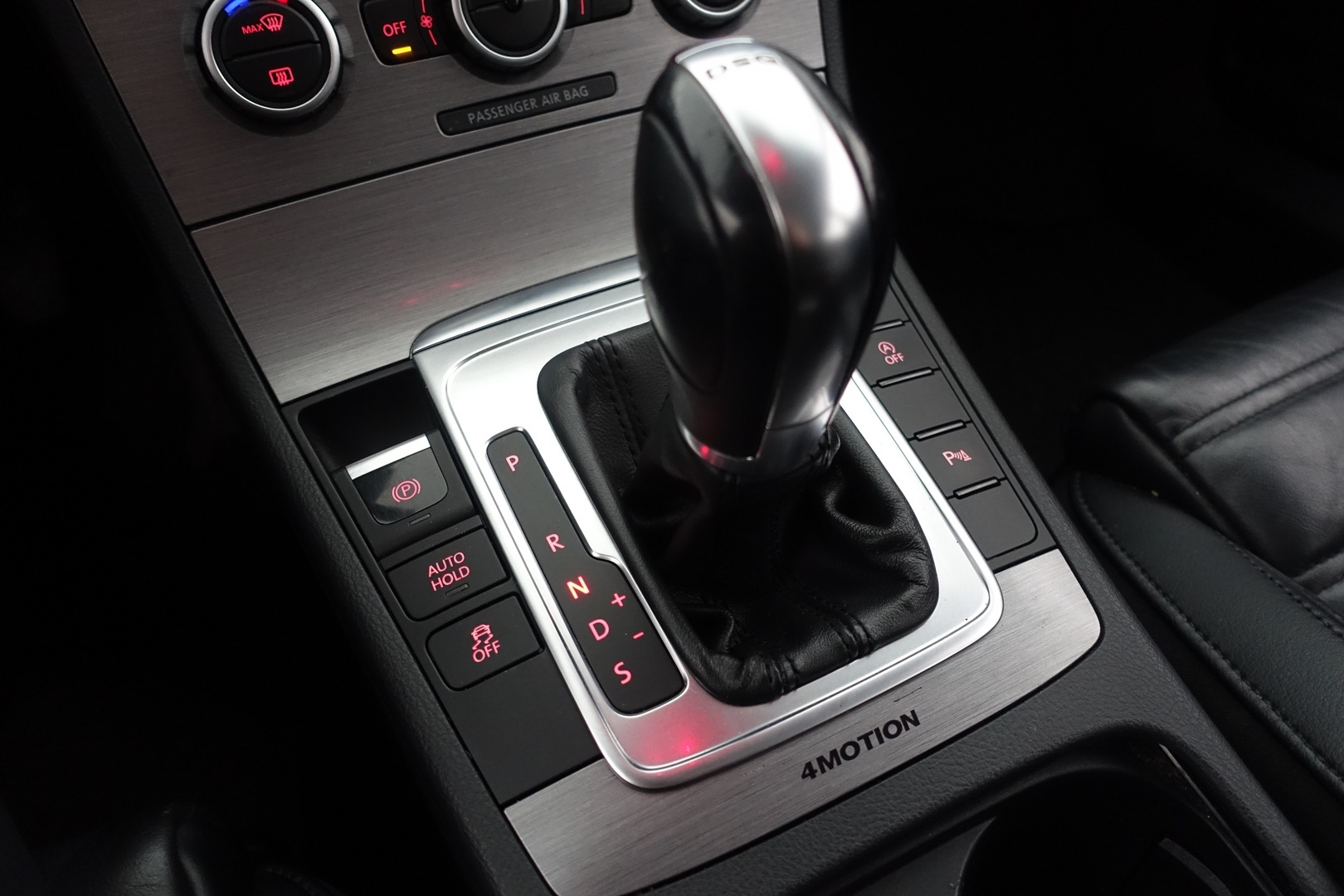 VOLKSWAGEN Passat 2013