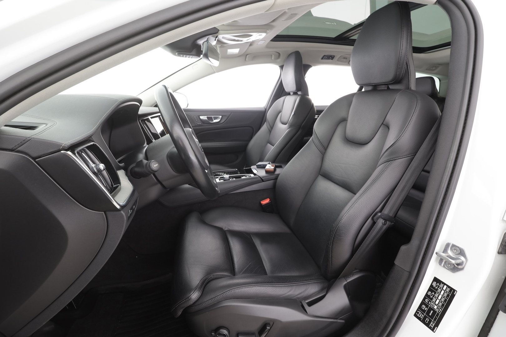 VOLVO V60 2021
