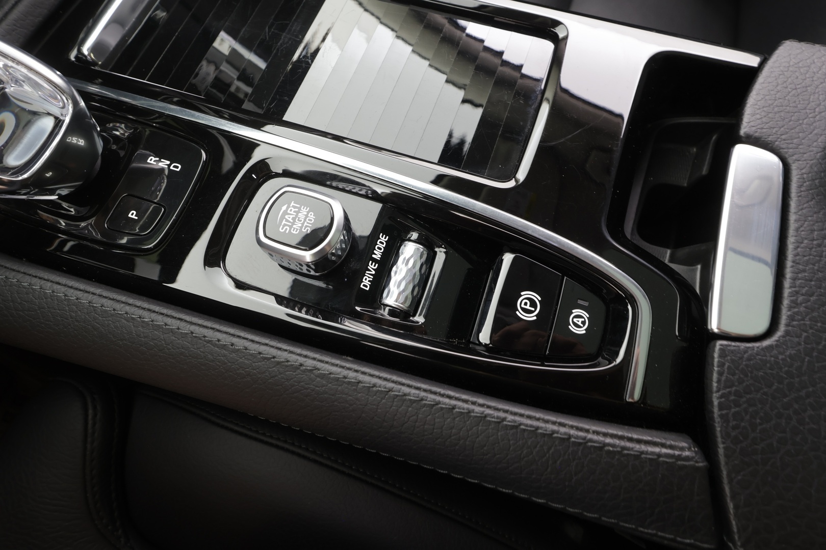 VOLVO V60 2021