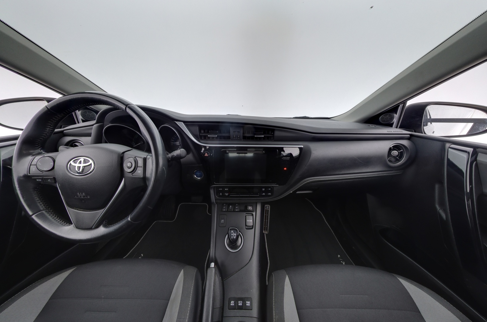 TOYOTA Auris 2016
