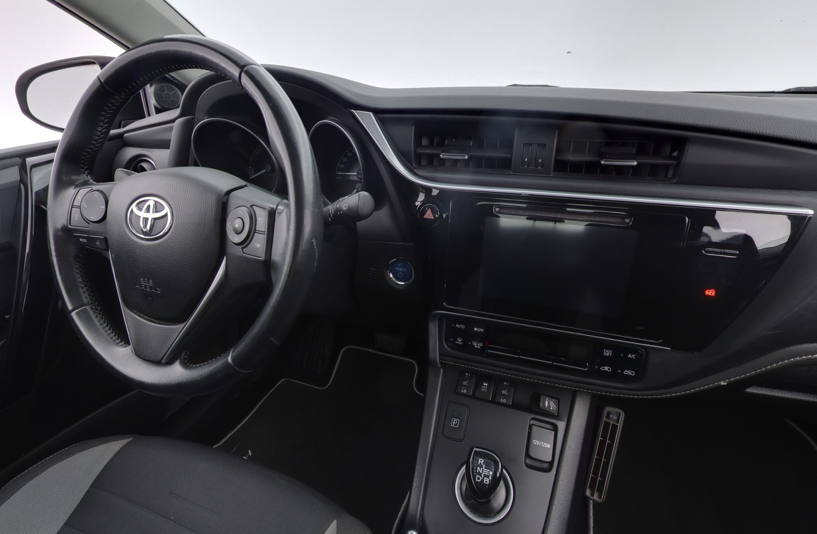 TOYOTA Auris 2016