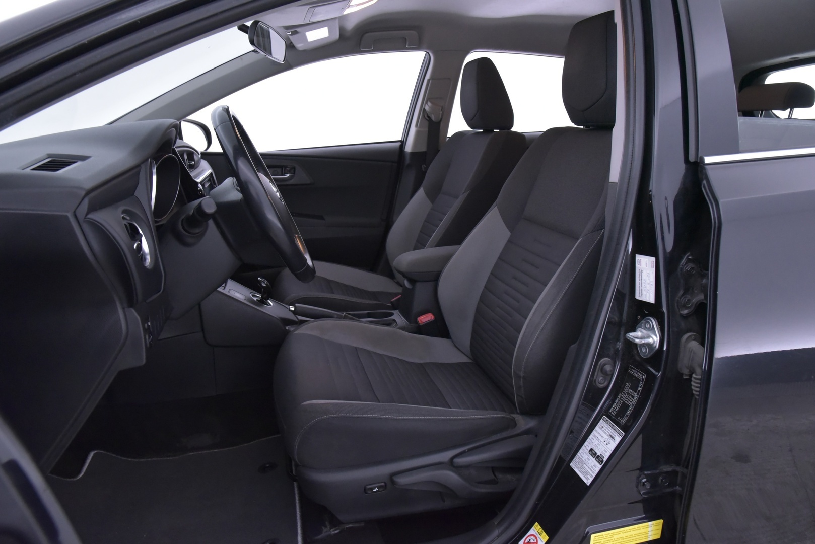 TOYOTA Auris 2016