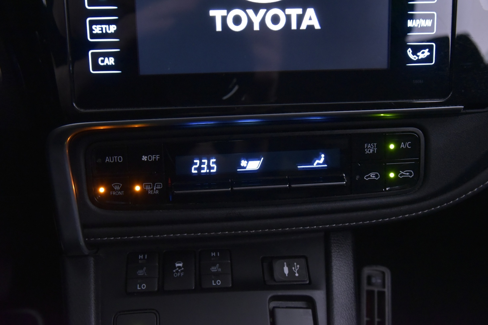TOYOTA Auris 2016