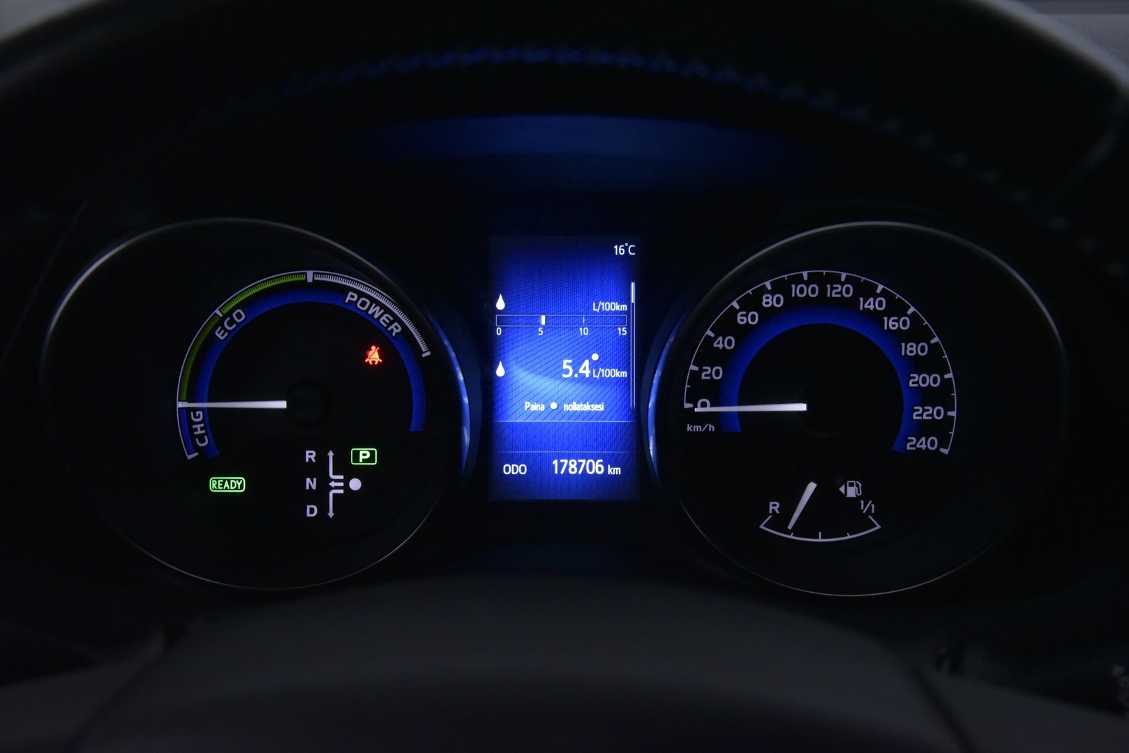 TOYOTA Auris 2016