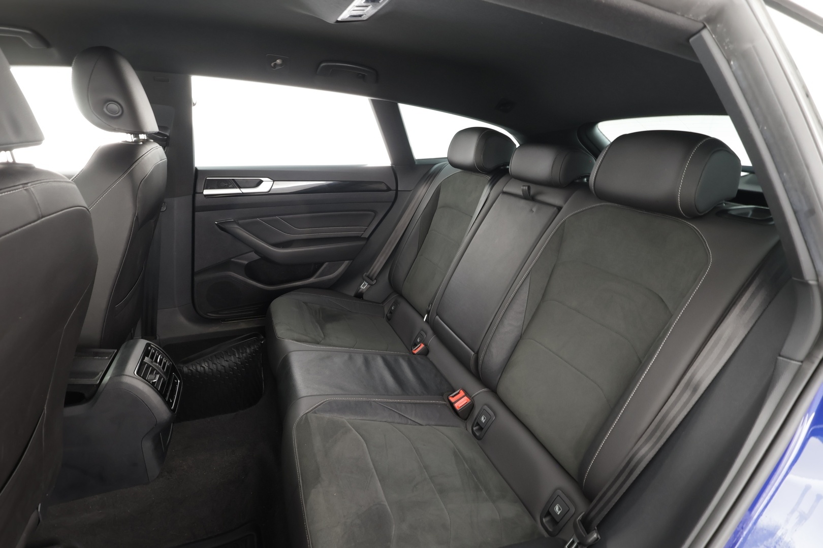 VOLKSWAGEN Arteon 2023