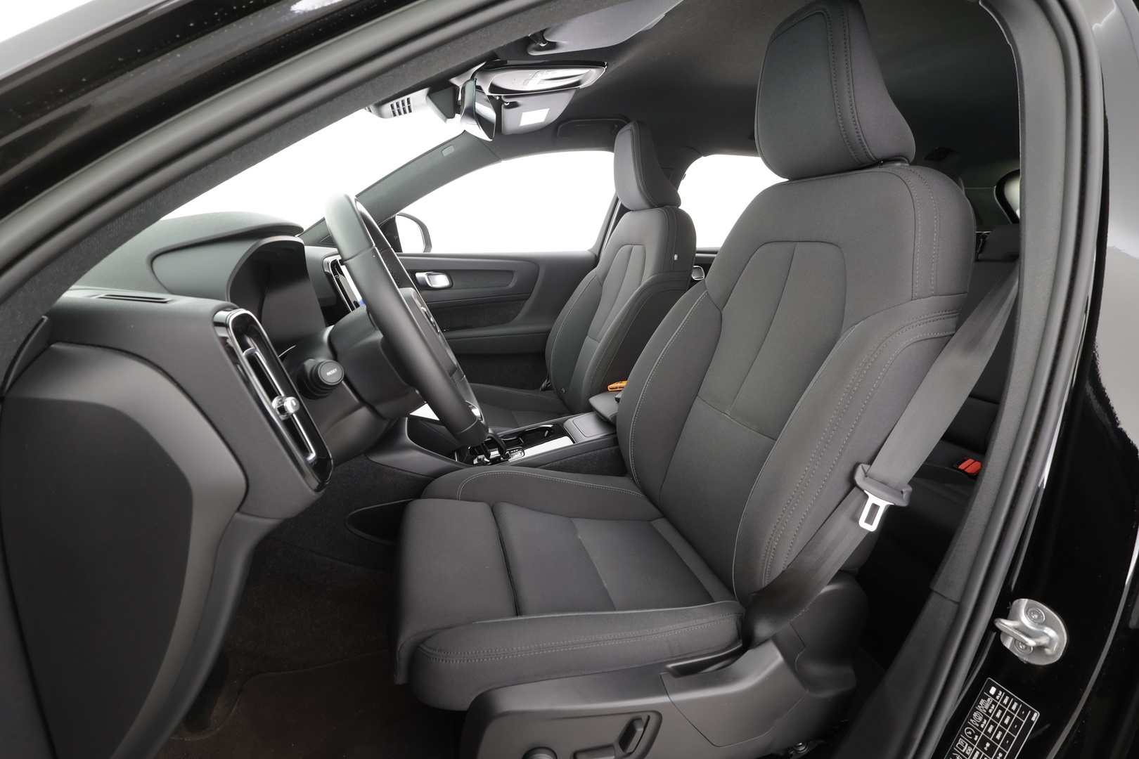 VOLVO XC40 2023