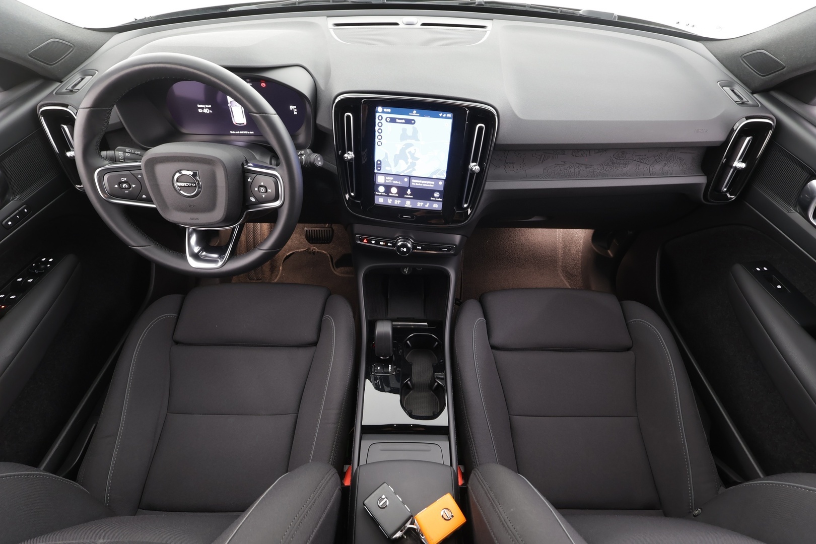 VOLVO XC40 2023