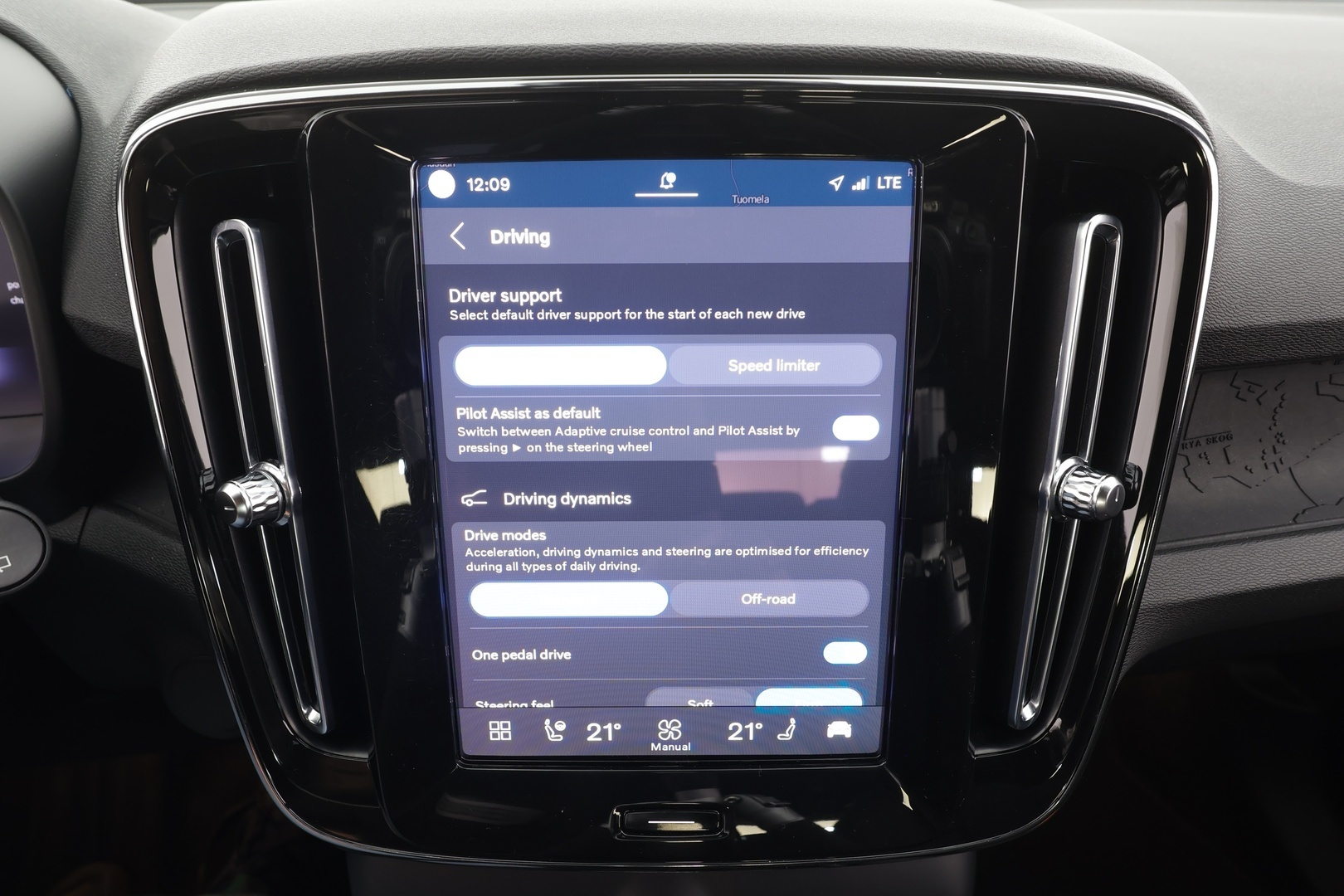 VOLVO XC40 2023