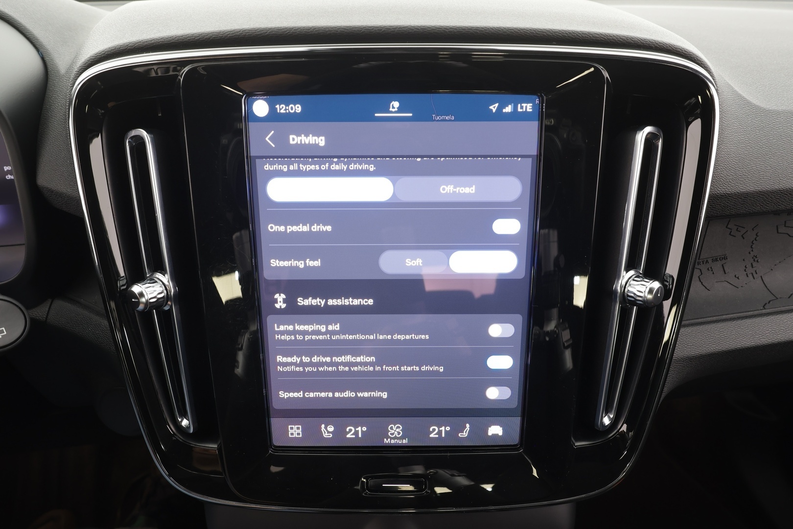VOLVO XC40 2023
