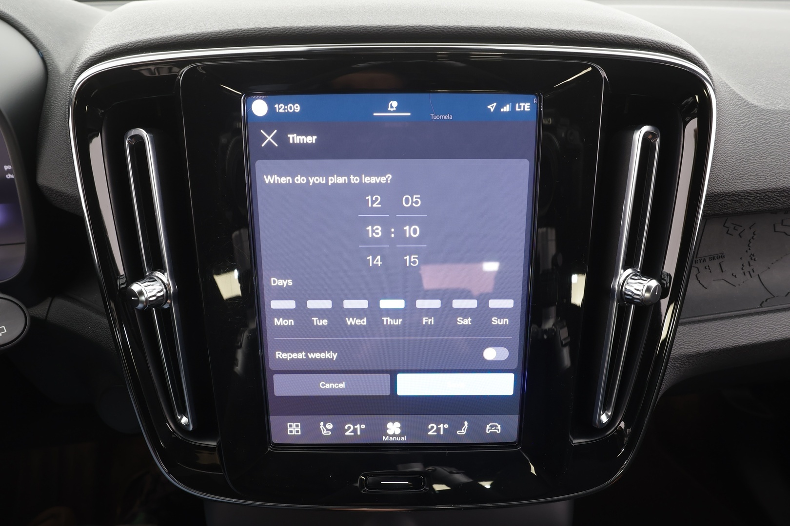 VOLVO XC40 2023