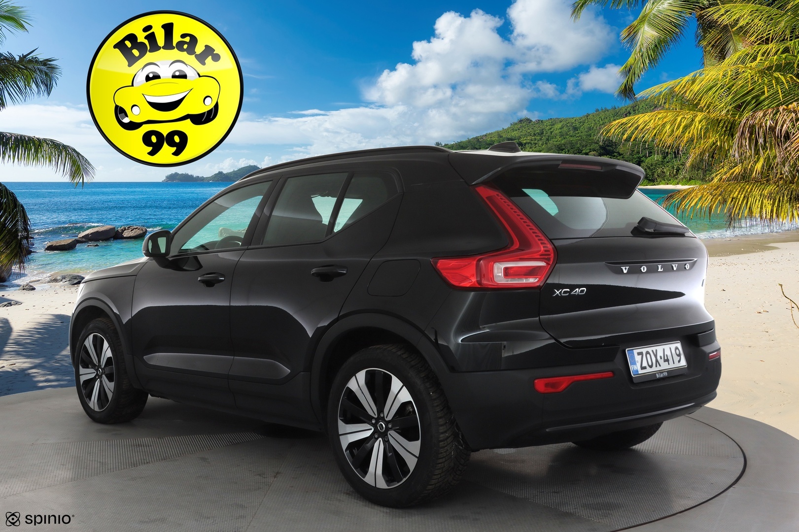 VOLVO XC40 2023