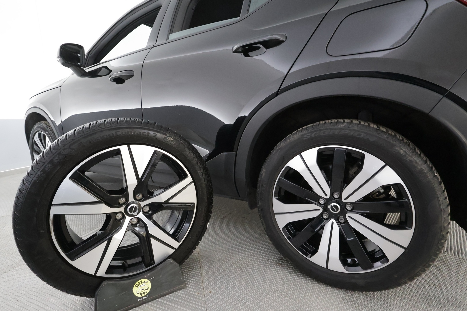 VOLVO XC40 2023