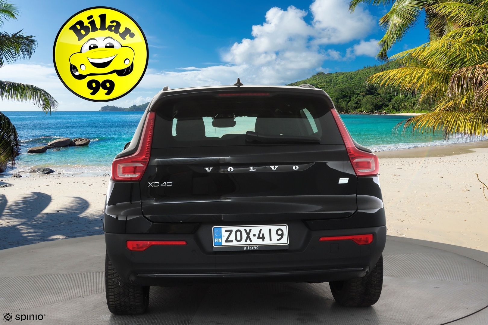 VOLVO XC40 2023