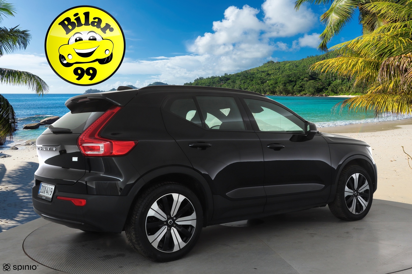 VOLVO XC40 2023
