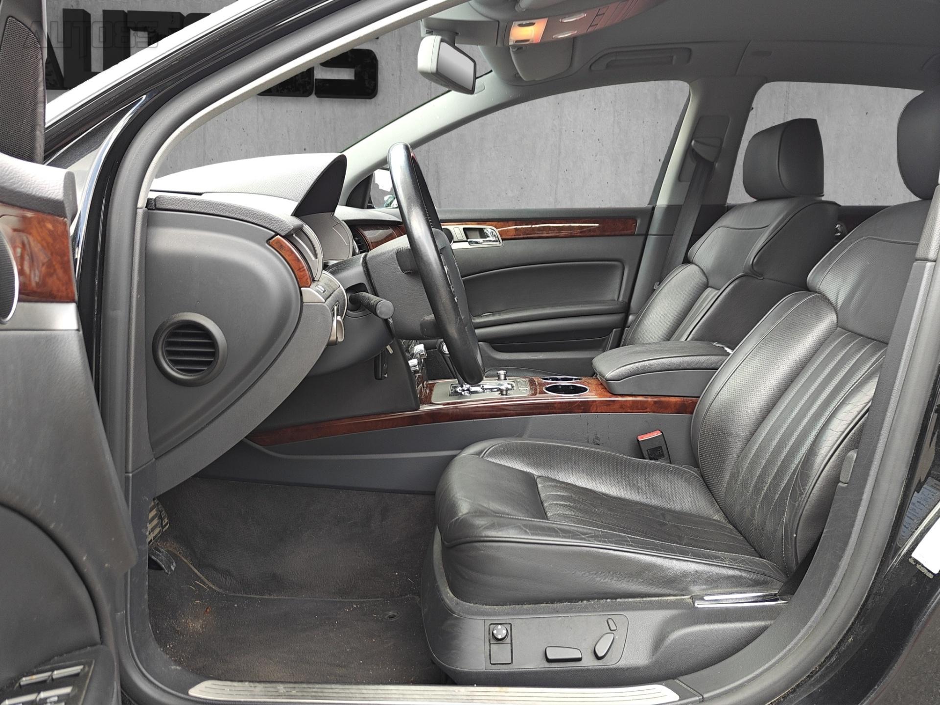 VOLKSWAGEN Phaeton 10