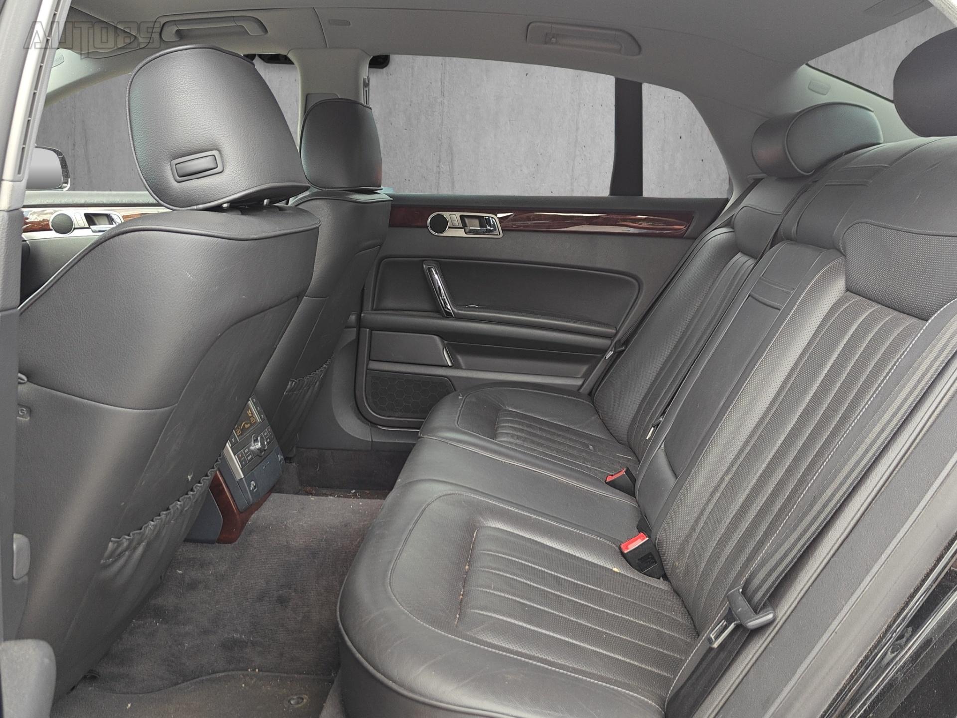 VOLKSWAGEN Phaeton 11