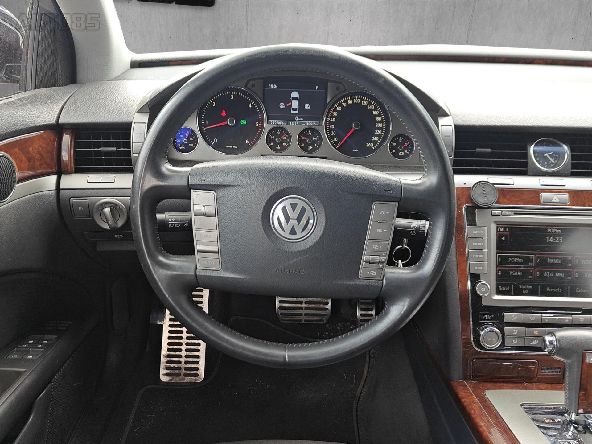 VOLKSWAGEN Phaeton 15