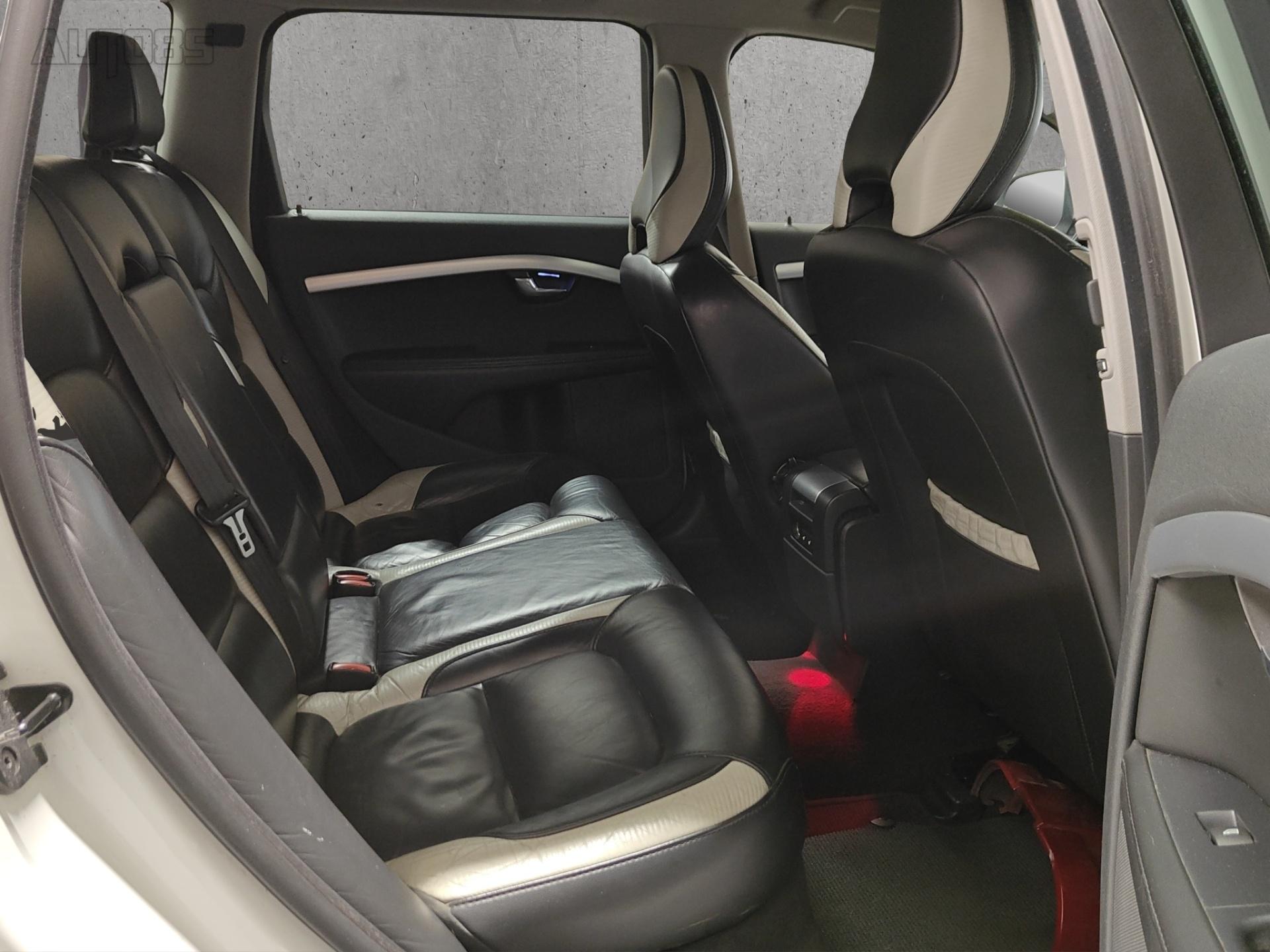 VOLVO V70 12
