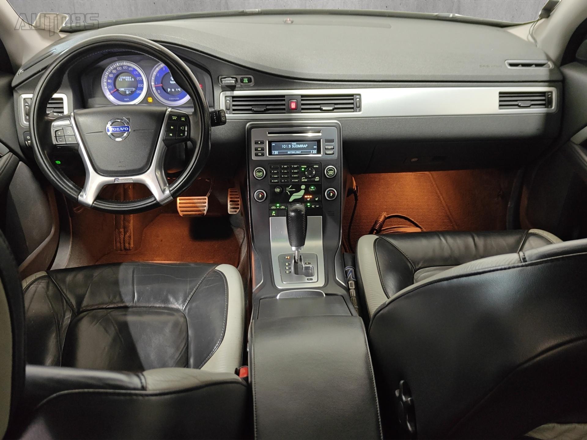VOLVO V70 14