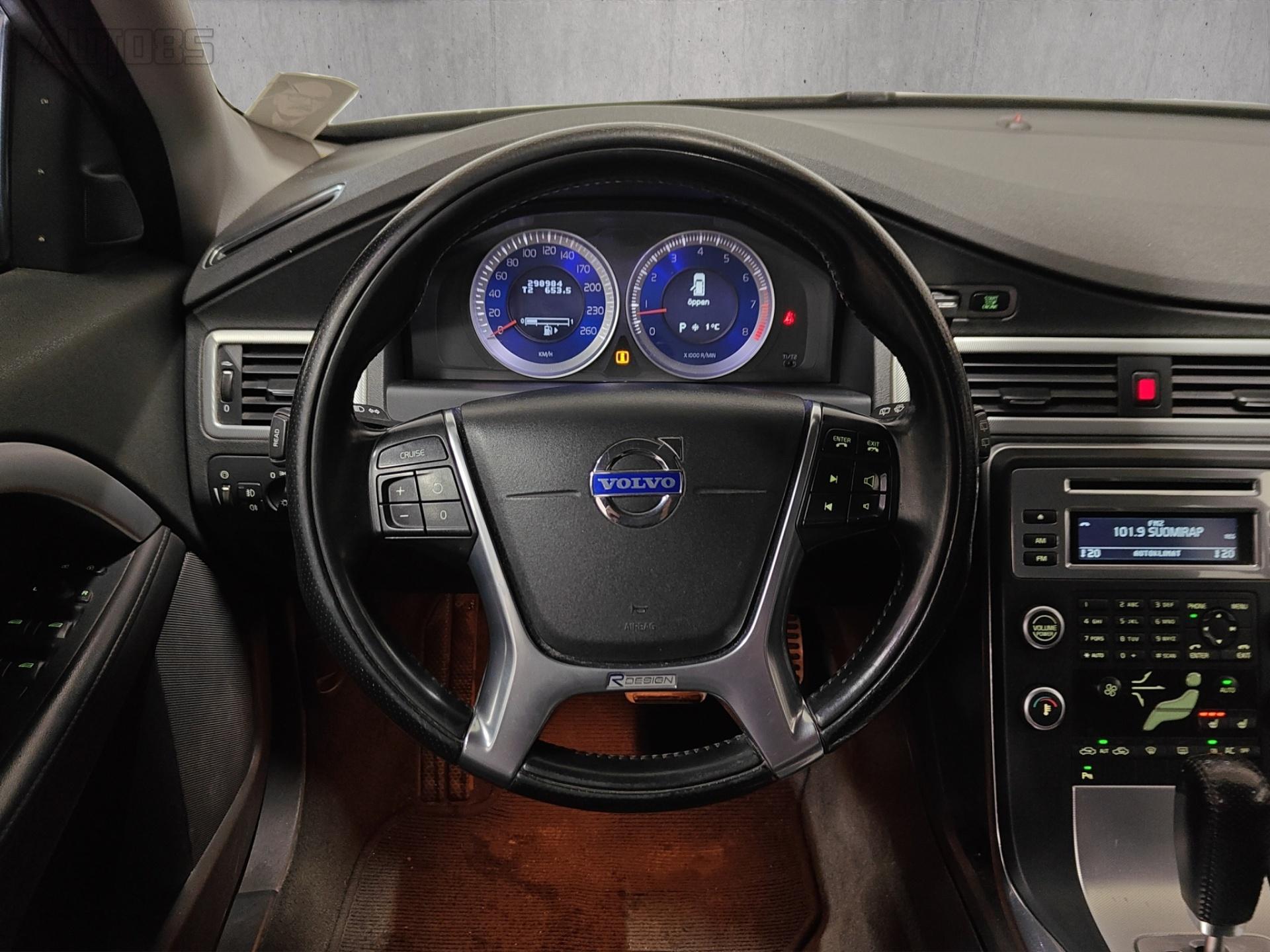 VOLVO V70 15