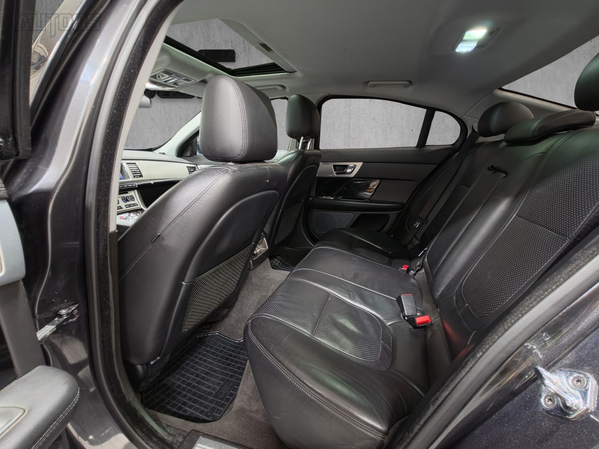 JAGUAR XF 10