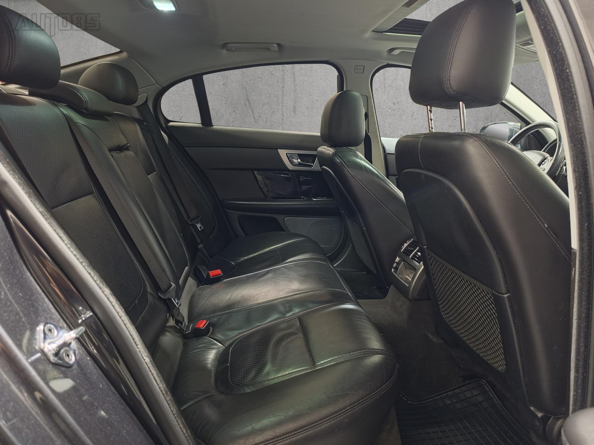 JAGUAR XF 11