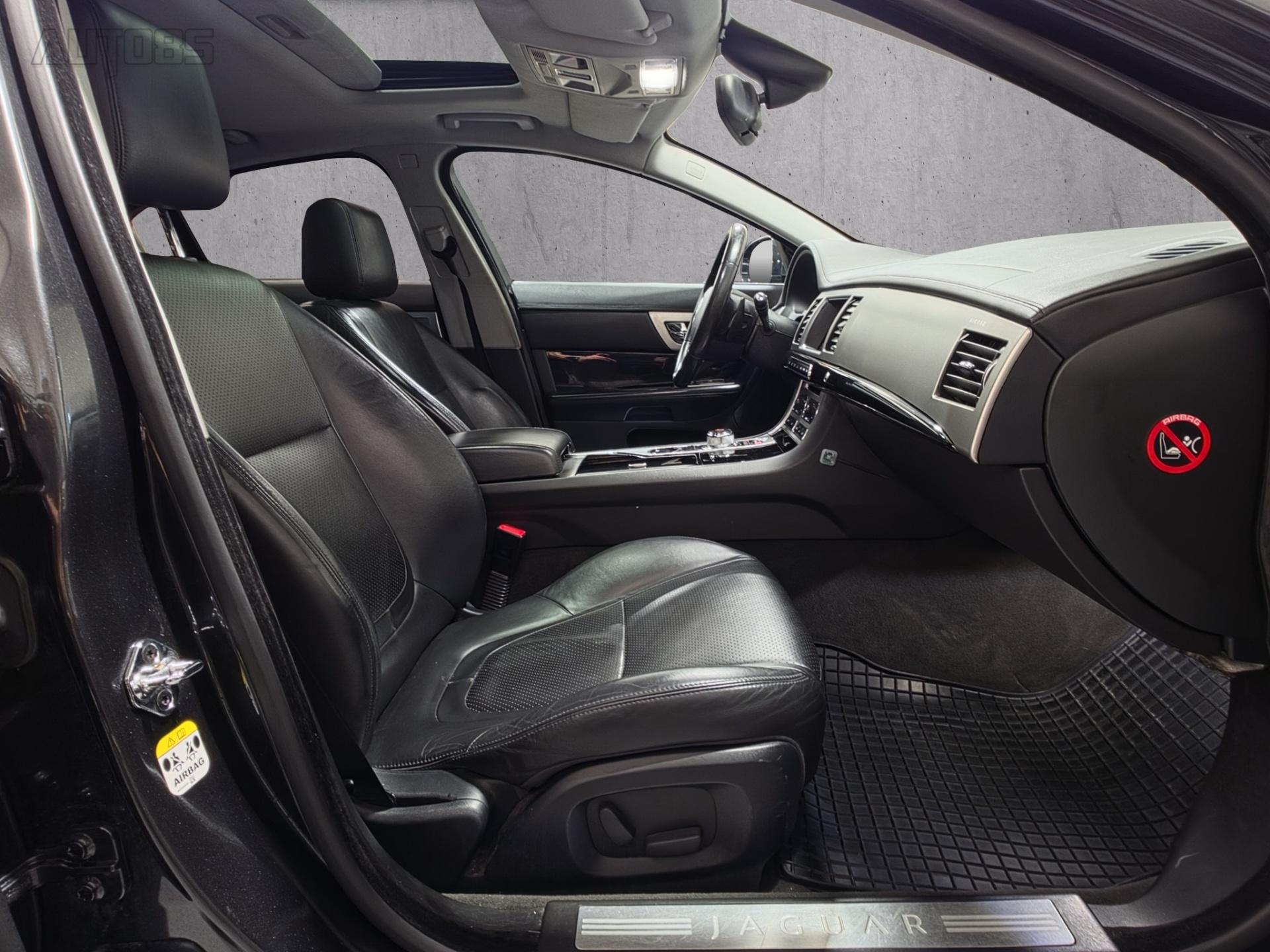 JAGUAR XF 12