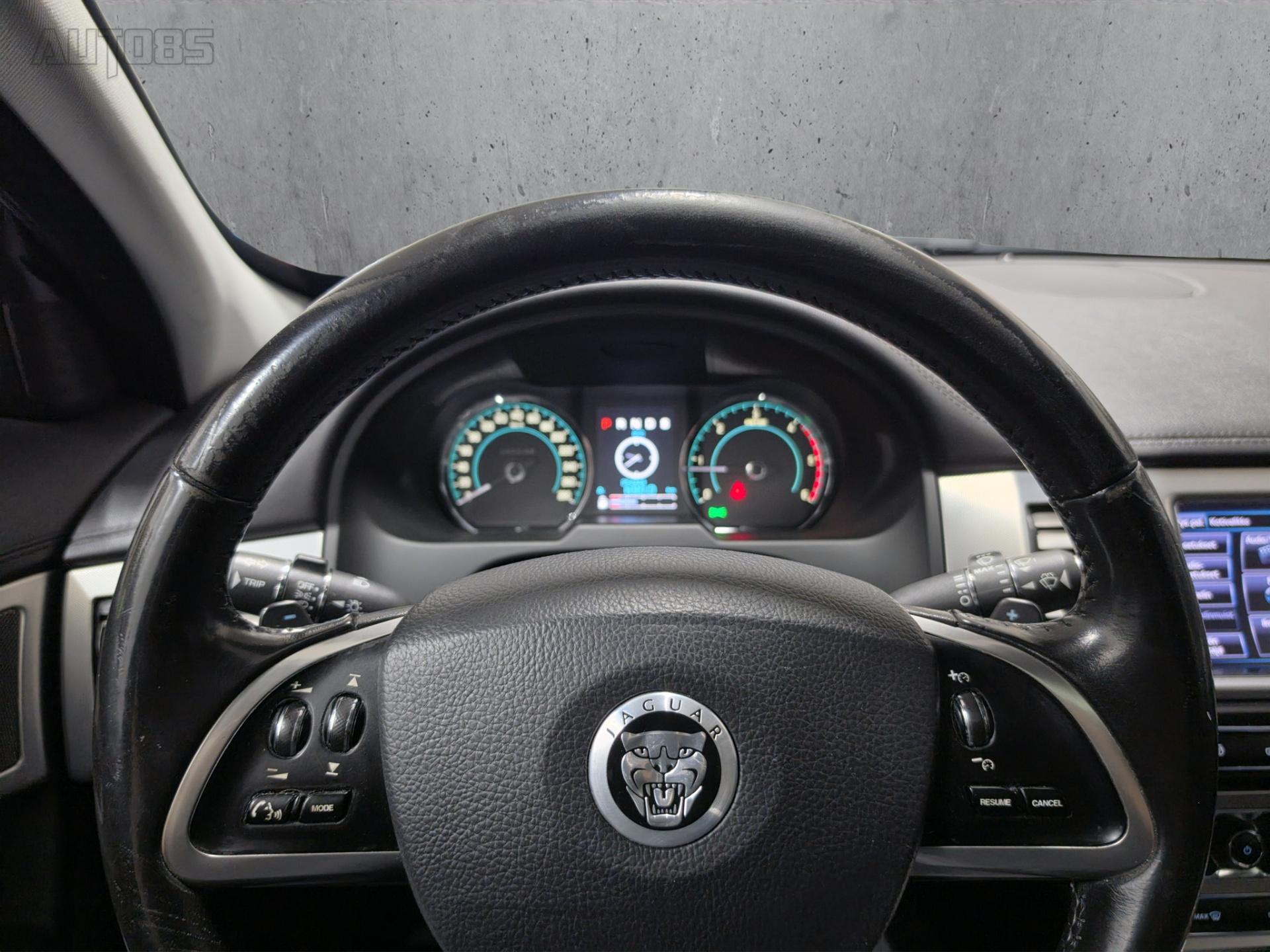 JAGUAR XF 15