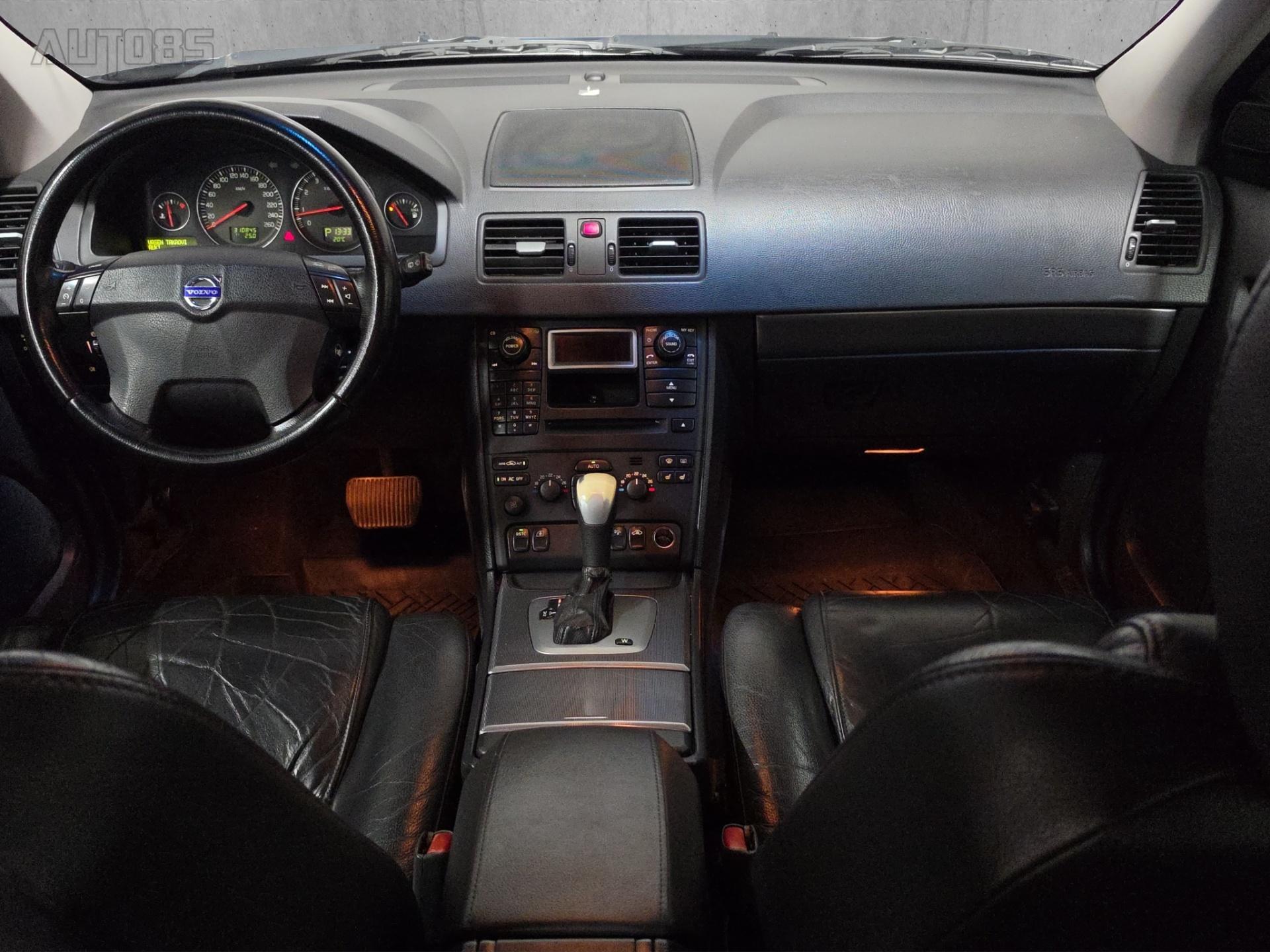 VOLVO XC90 13